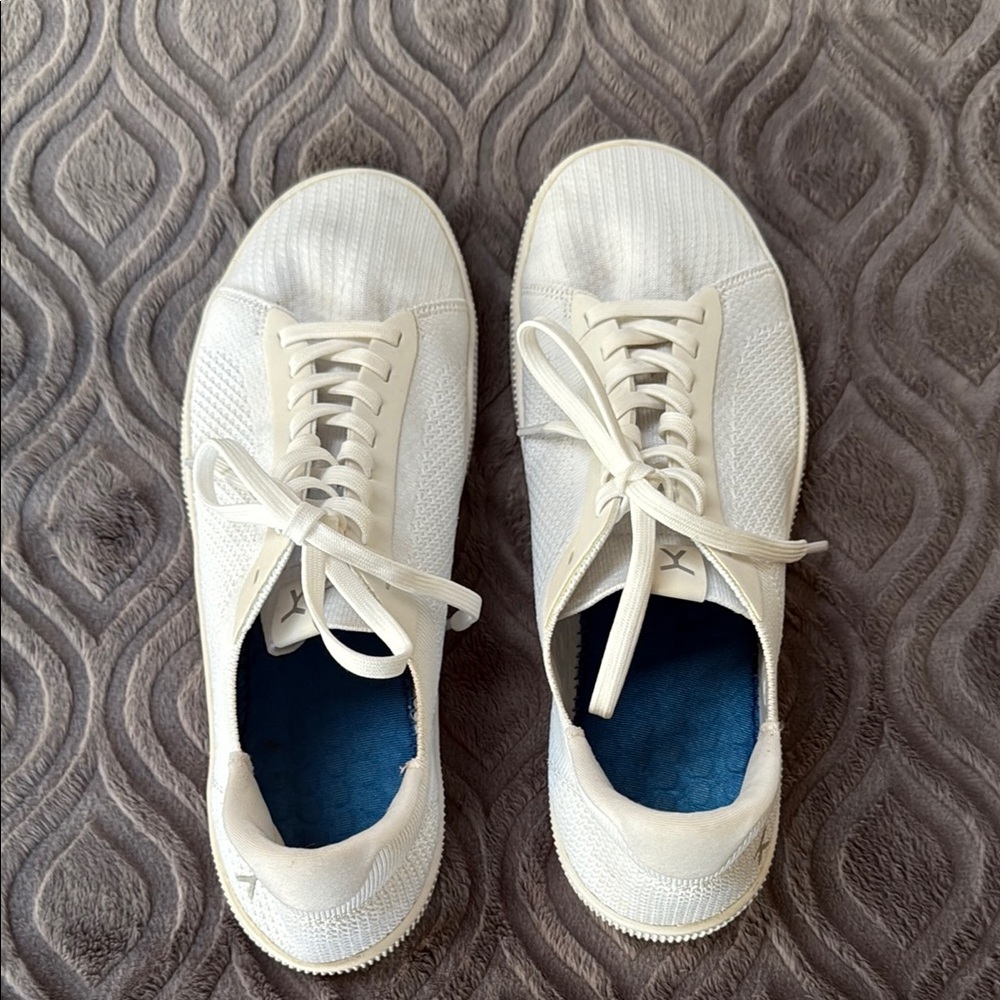 Classic White Sneakers with Timeless Design